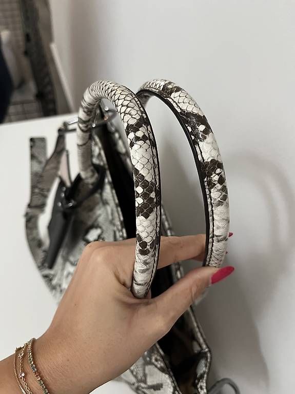 Guess Borse da donna: Borsa Guess – Usato da Bellinzona venduto da cla_nml2 1