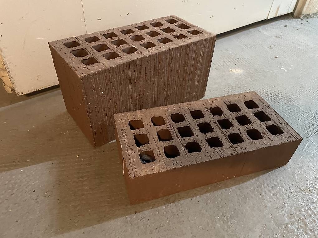 Pietre & tegole: Backstein Sichtbackstein – Usato da Wallisellen venduto da Raspberrypi