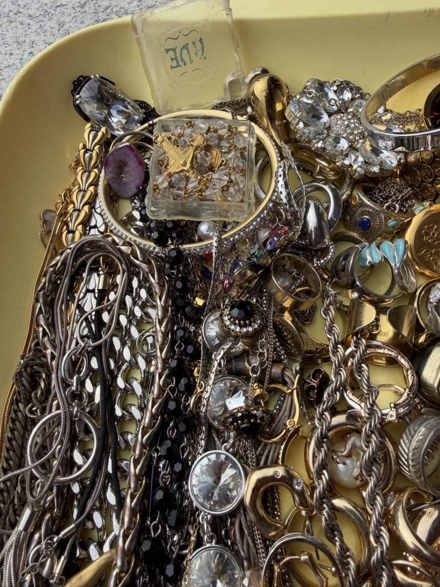Autres bijoux: Modeschmuck Sammlung div. sind defekt – Défectueux à Naters par tur_v7j7 1