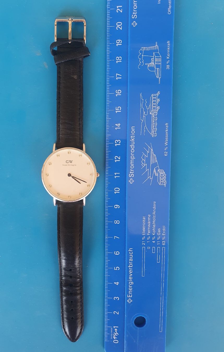 Daniel Wellington Montres: Uhr Daniel Wellington neue Batterie  – D'occasion à Lützelflüh-Goldb par waespi99 3