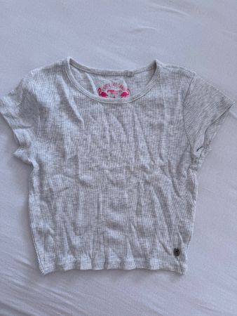 2 Crop Top Kurzarm Grösse S grau/oliv guter Zustand