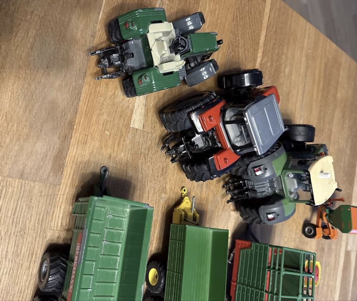 Siku Kit di modellismo & Modellini statici: Fendt Traktor Modelle, gebraucht, Siku Traktor – Usato da Goldach venduto da Donpancho 4