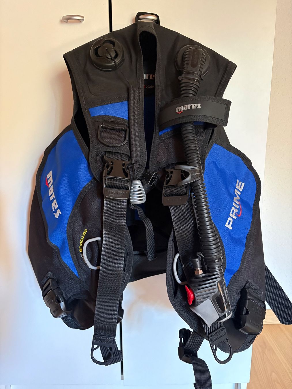 Atemregler & Jackets: Mares Tarierjacket Gr. S – Gebraucht aus Bäriswil BE von Adorsa