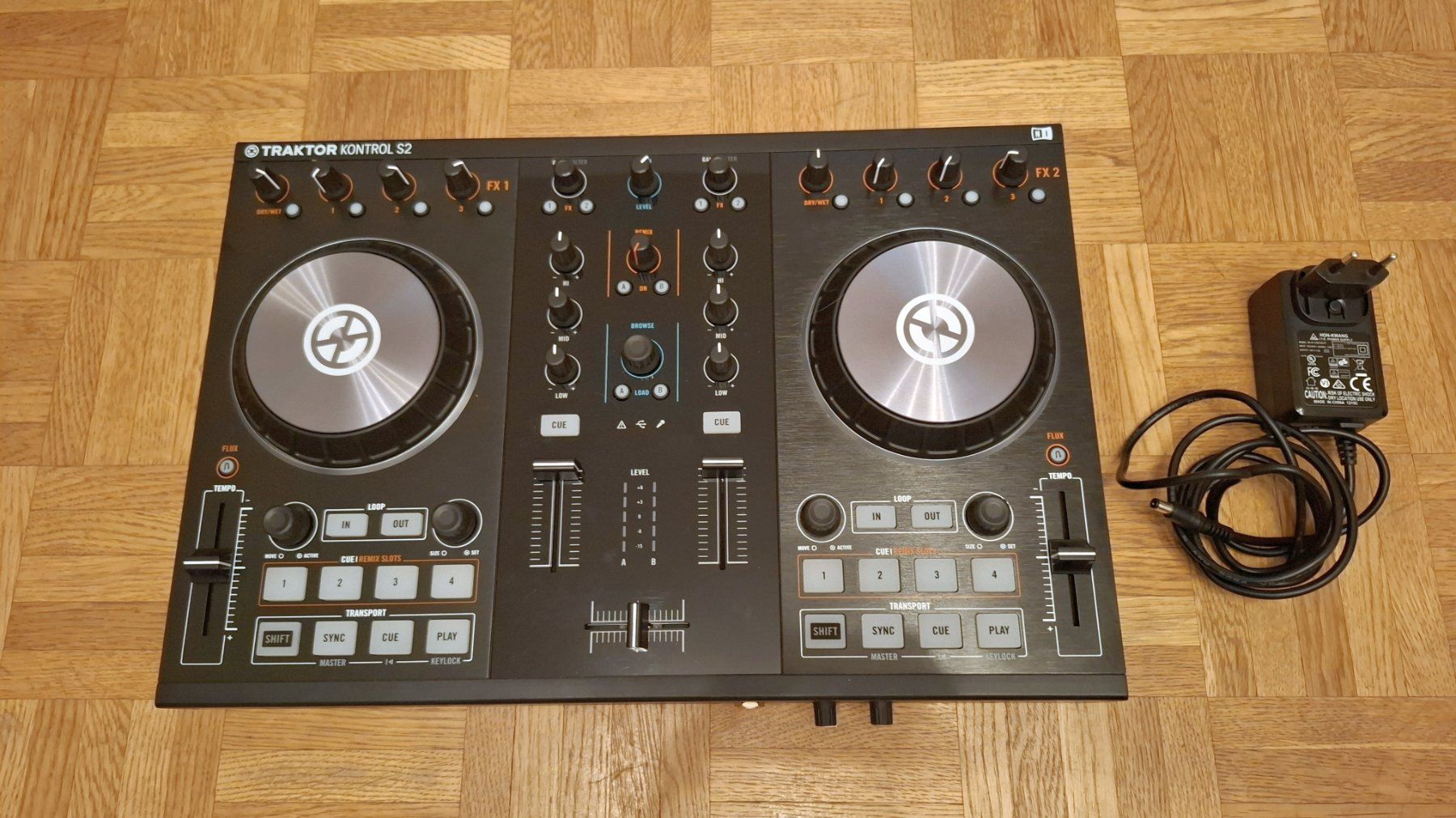 Traktor Platines de mixage: Native Traktor Kontrol S2 MK2 - DJ Controller – D'occasion à Allschwil par Geldgeber 3