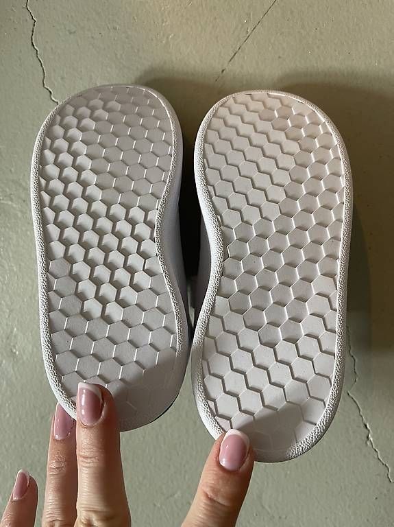 Adidas Scarpe per ragazzi: Neue Adidas Kinderschuhe Grösse 26 – Nuovo e nell'imballaggio originale da Zürich venduto da Fra_maj 2
