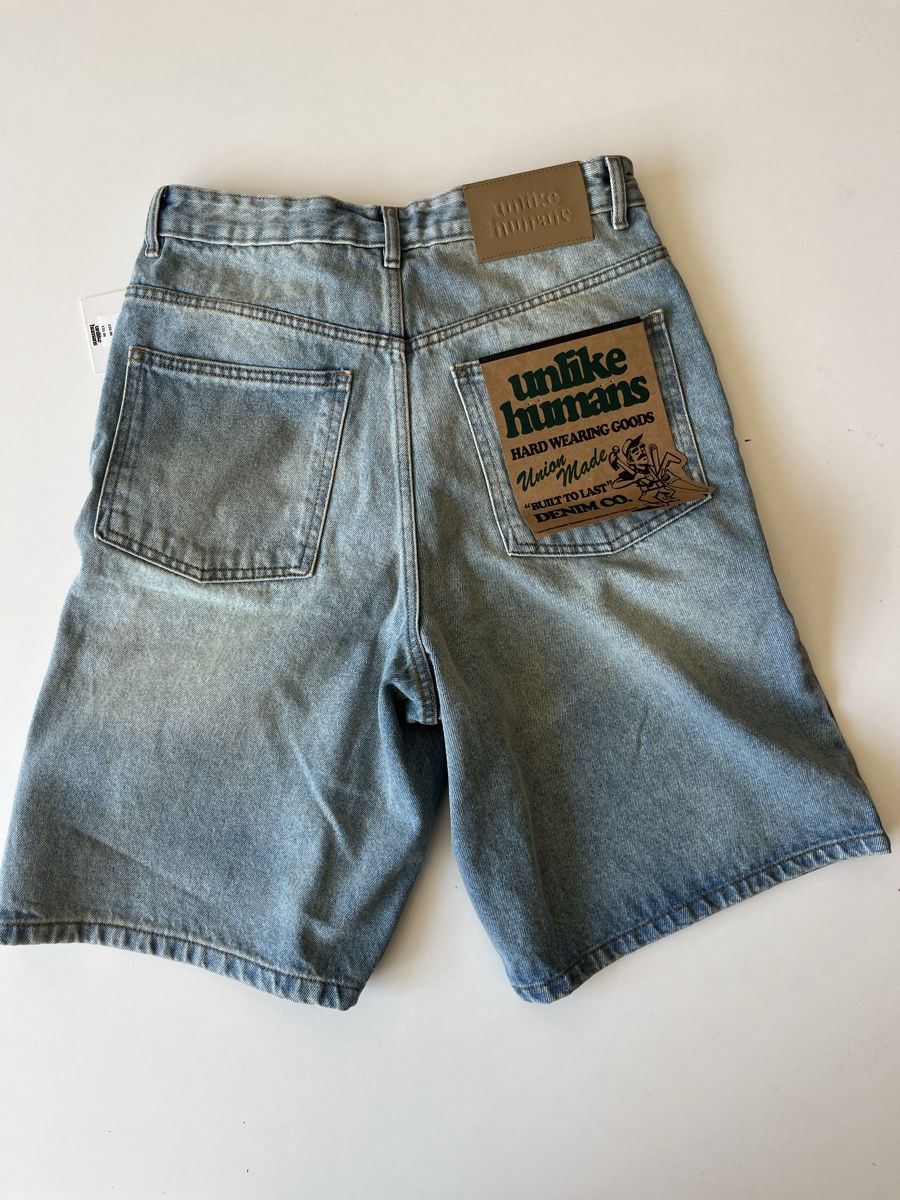 Jeans: Unlike Human Jorts – Neuf avec emballage d'origine à Eglisau par jan_xzq9 1