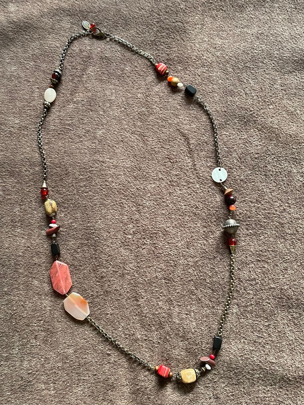 Catenine: Lange Kette Modeschmuck mit tollen Steinen – Usato da Bronschhofen venduto da Sommernacht03