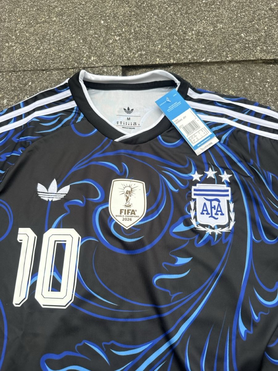 Adidas Canottiere & Pantaloni: Argentinien Trikot 2026 – Nuovo e nell'imballaggio originale da Zollikofen venduto da Marvin_Hal 1