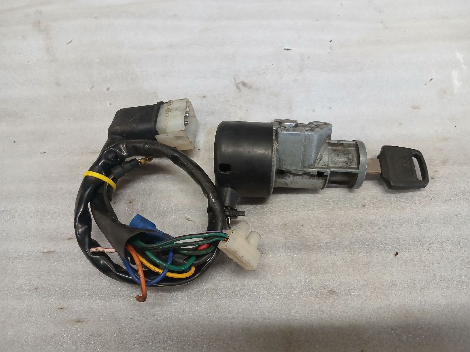 KTM Tutti i ricambio per moto: Ktm 125 Sting contacteur de clé  – Usato da Fey venduto da lobanovski1