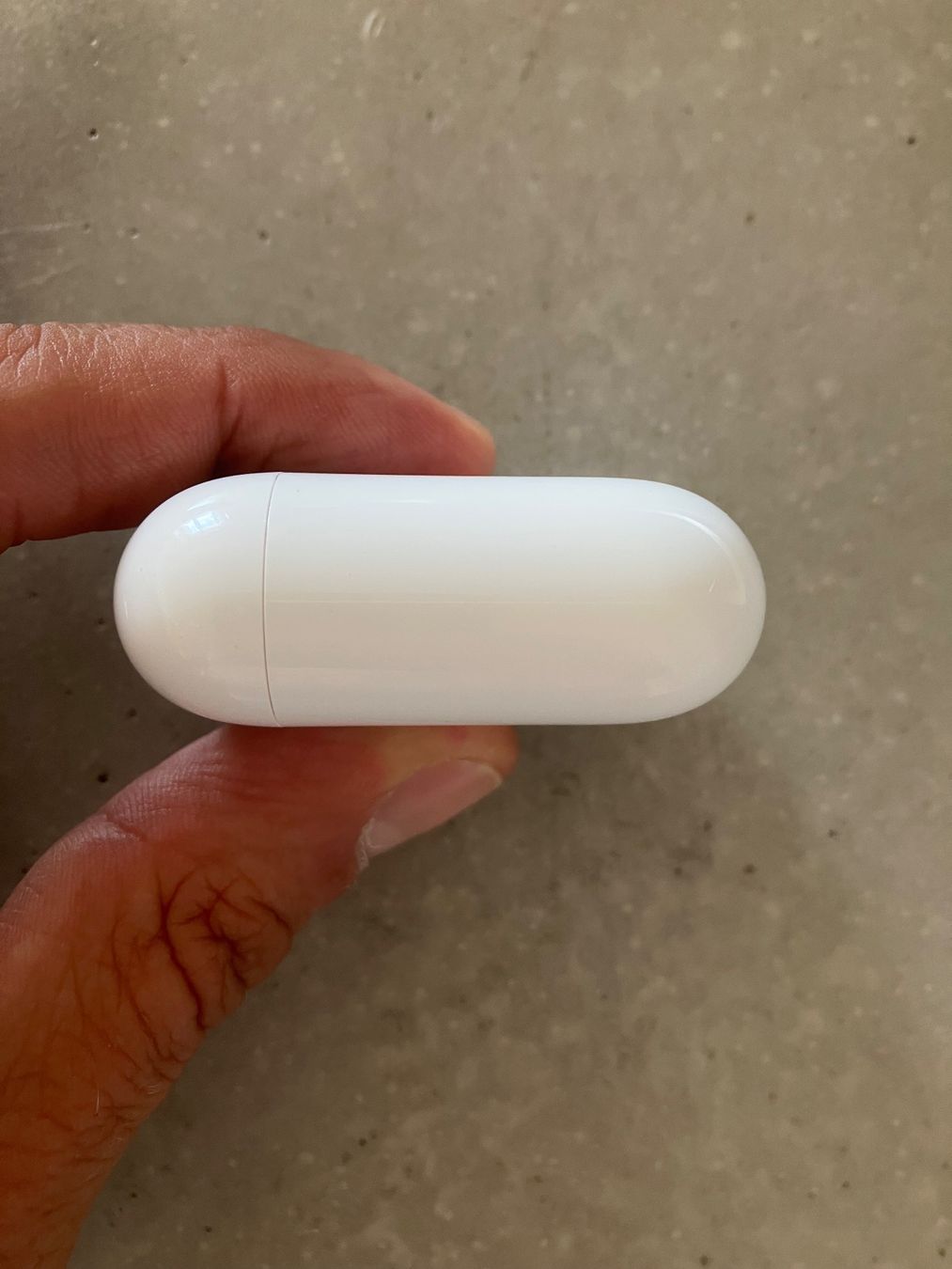 Apple Cuffie: APPLE AIRPODS Case – Usato da Lausanne venduto da mr.v 6