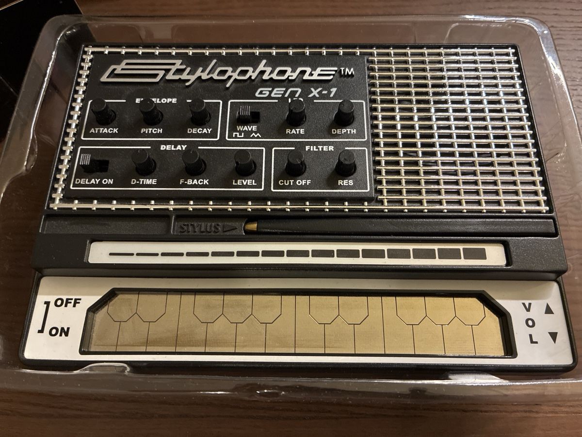 Musikinstrumente: Stylophone GEN X-1 Portable Analog Synthesizer – Gebraucht aus Bonstetten von gonz_benz 1