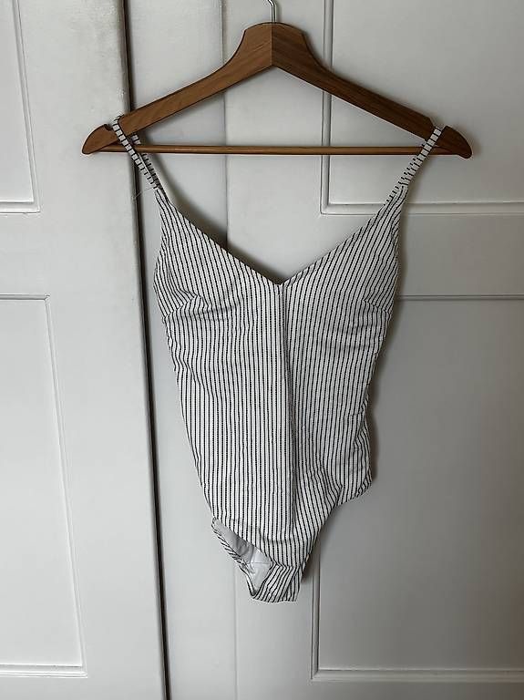 H&M Badekleider & Bikinis: gestreiftes Badekleid weiss / blau, Gr. 36 / S – Gebraucht aus Bern von saeruhb