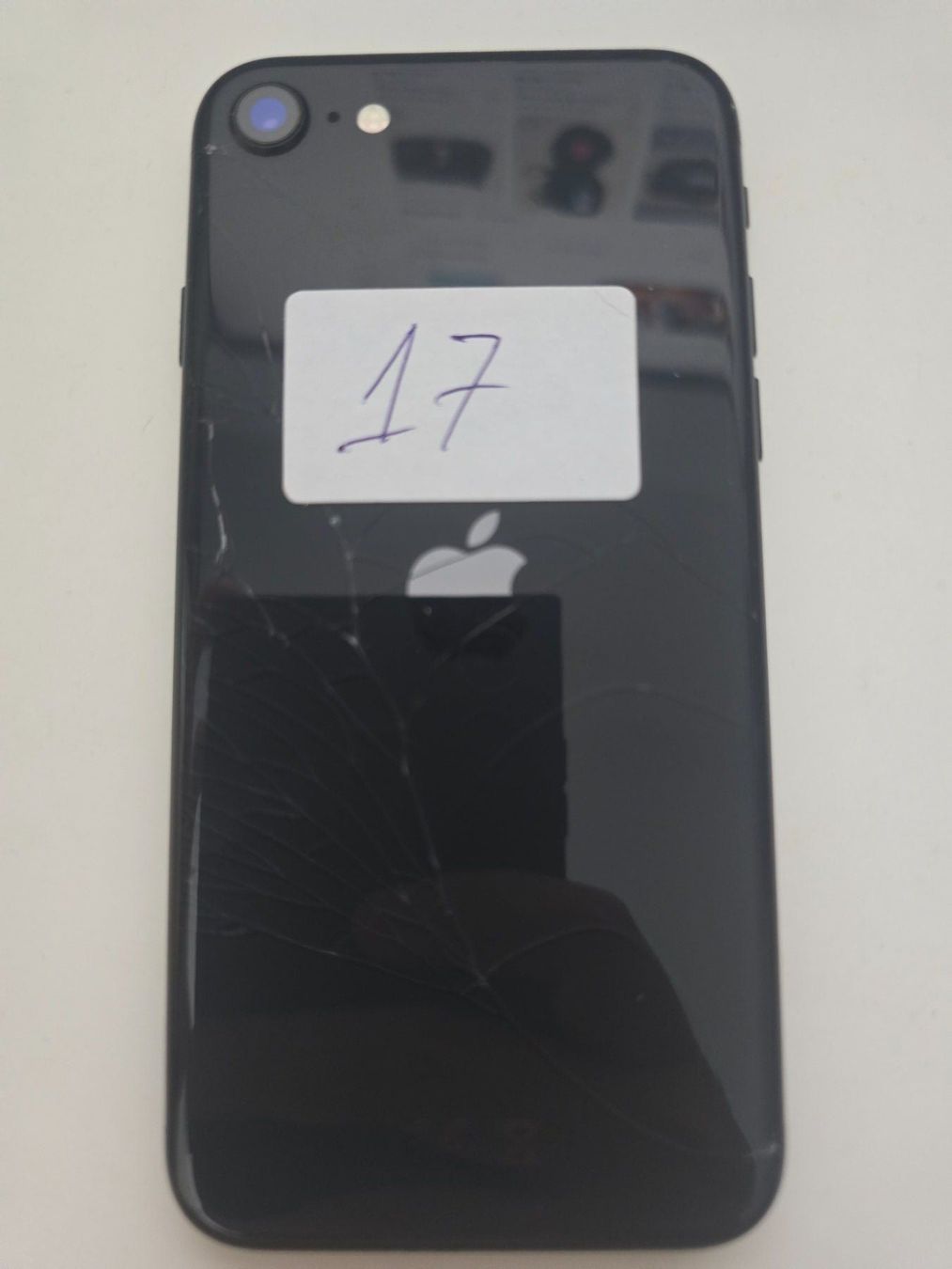 Apple Portables: iphone SE – D'occasion à Killwangen par gen_yn72 1