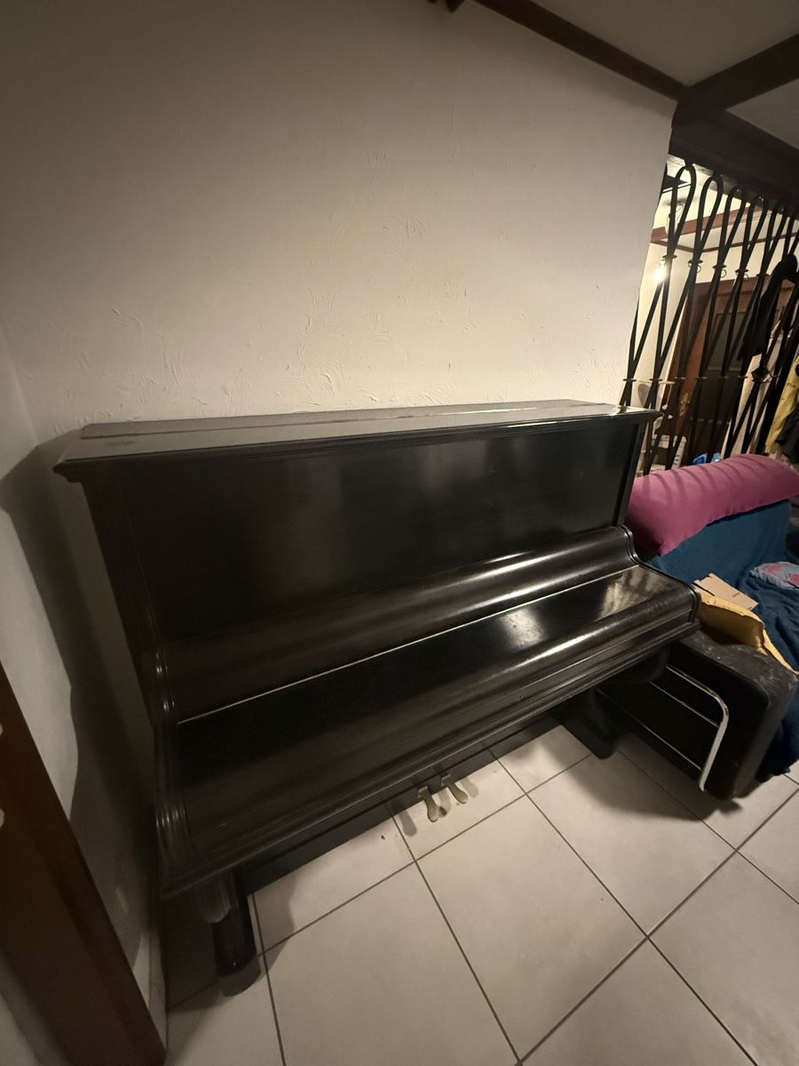 Strumenti musicali: Piano droit M.Hornecker – Usato da Fontainemelon venduto da Lilianxica 2