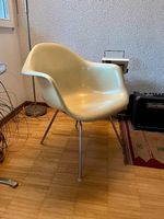 Original Eames Fiberglass Armchair Herman Miller, Vintage.