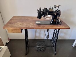 alte Stickmaschine Adler 9-1