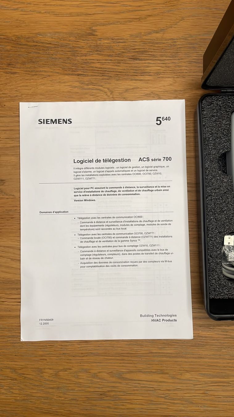 Siemens Sistema di controllo: Siemens OCI700 – Interface de service KNX / LPB – Usato da Venthône venduto da TAR 1