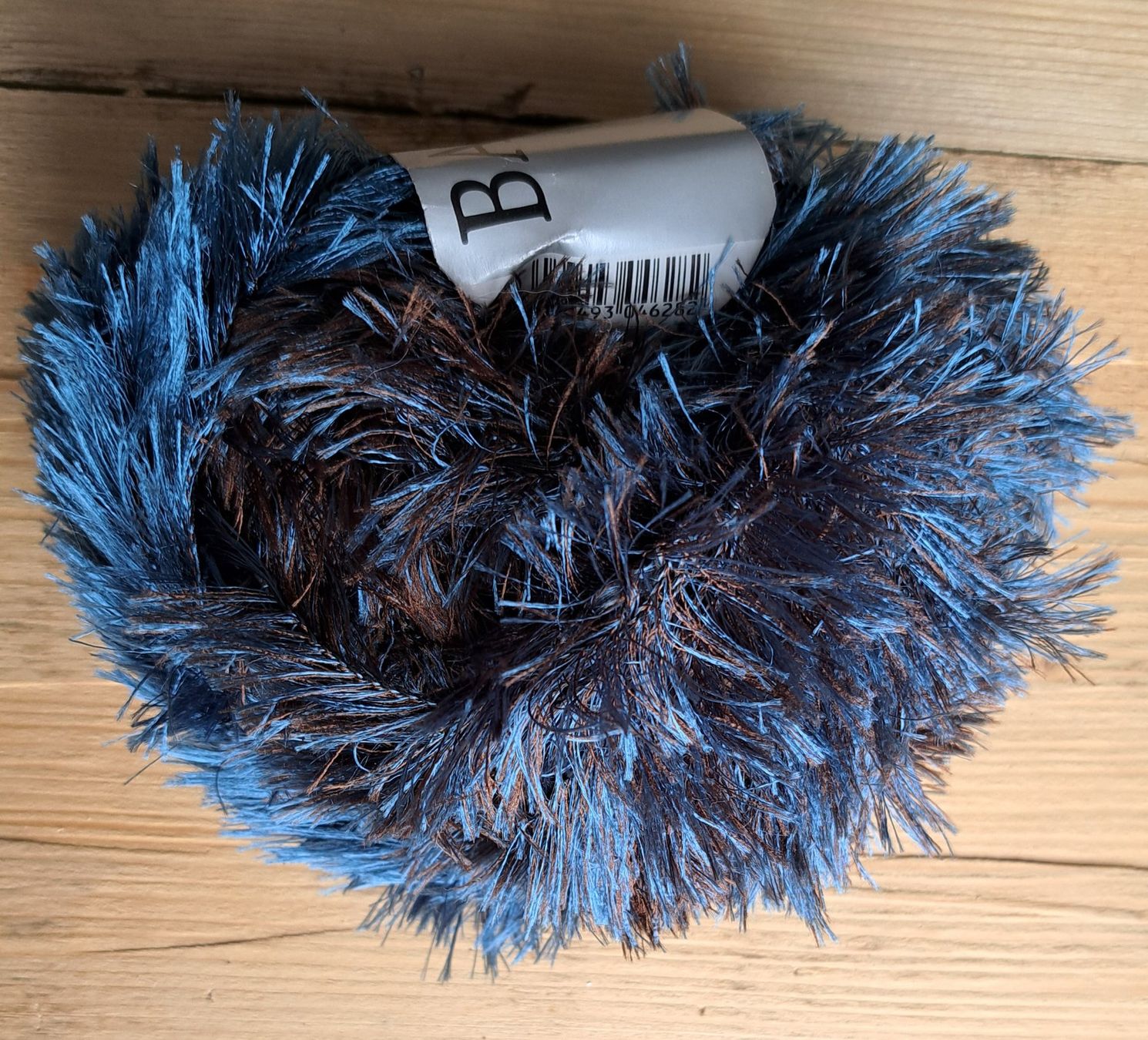 Wolle: Fransenwolle von Lana Grossa – Neu und originalverpackt aus Basel von Sweet-Yarns01 2
