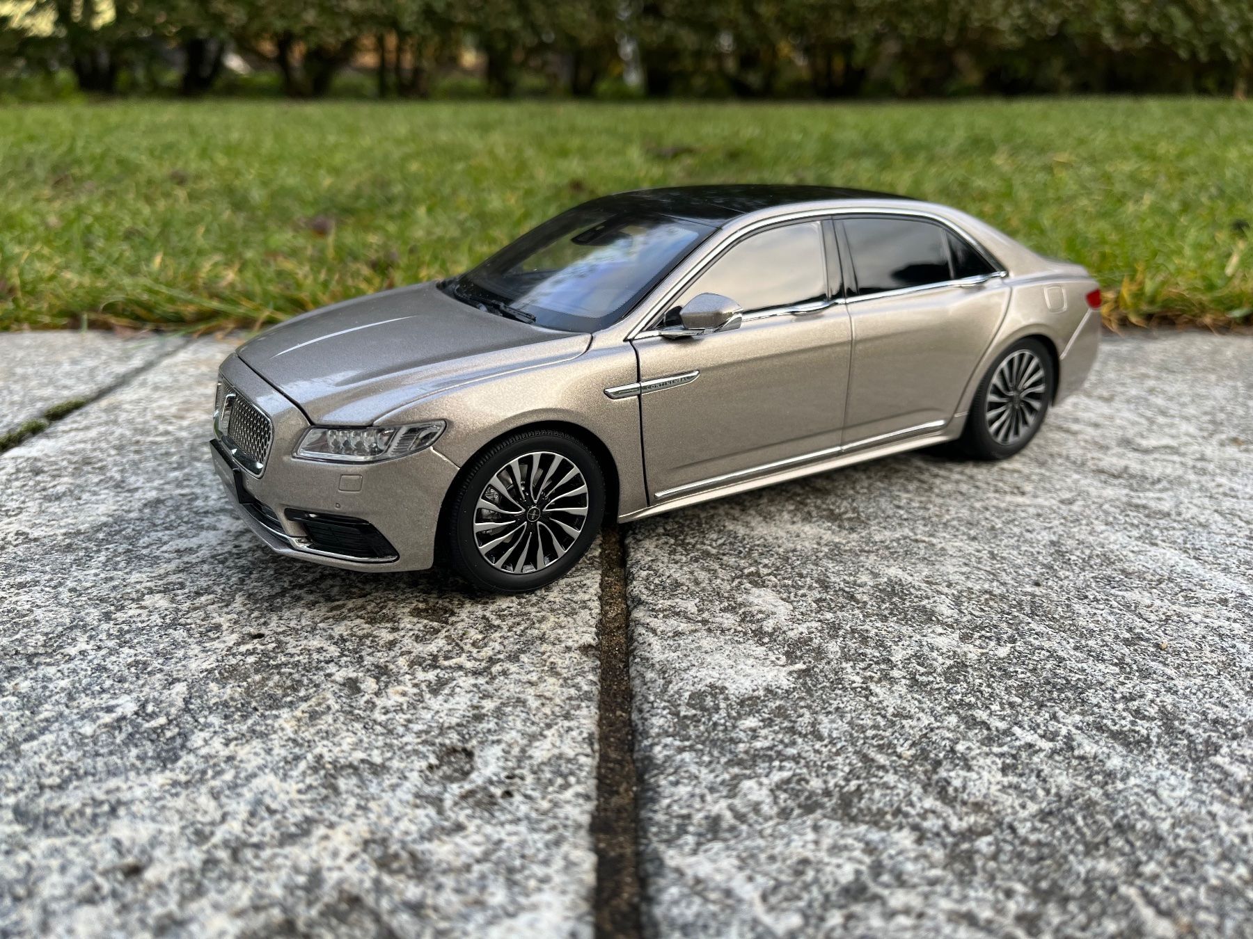 Modellini d'auto: Lincoln Continental 1:18 – Usato da Oberentfelden venduto da conti_gt