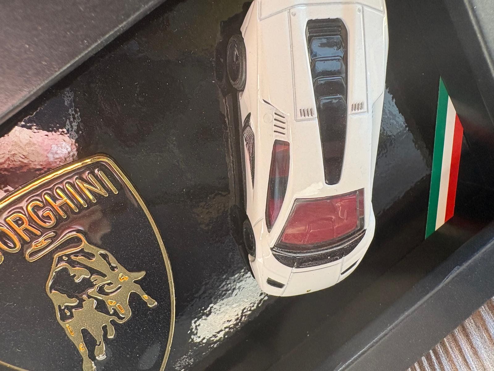 Foto & Immagini: 3-D Bild Lamborghini Countach Modellauto – Nuovo (secondo la descrizione) da Wetzikon ZH venduto da Boldeagle01 1