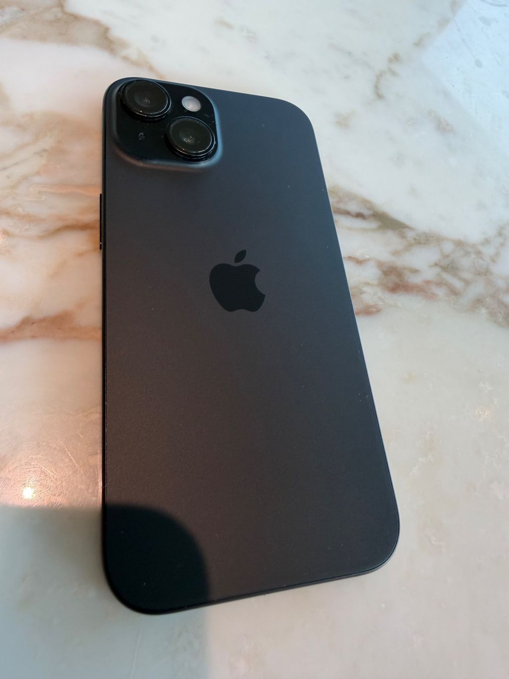 Apple Telefoni cellulari / Smartphones: iPhone 15 128GB Batterie 86% – Usato da Scherzingen venduto da oli_9rjp 3