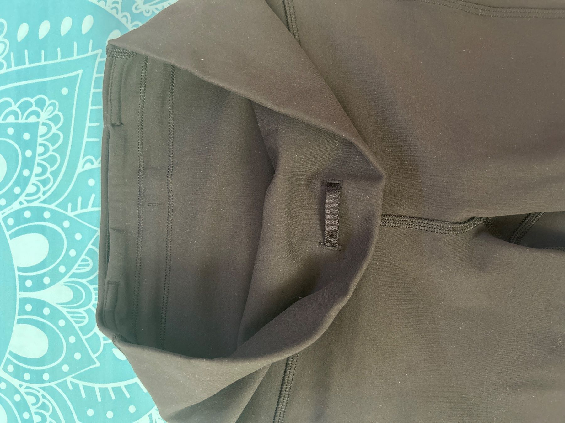 Lululemon Leggings: Lululemon Shorts Gr. 4 mit Taschen – Gebraucht aus Wettingen von Blocksbergler 2