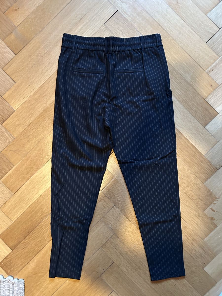 Only Pantaloni: Stoffhose only (M/32) – Usato da Basel venduto da stb_27 1