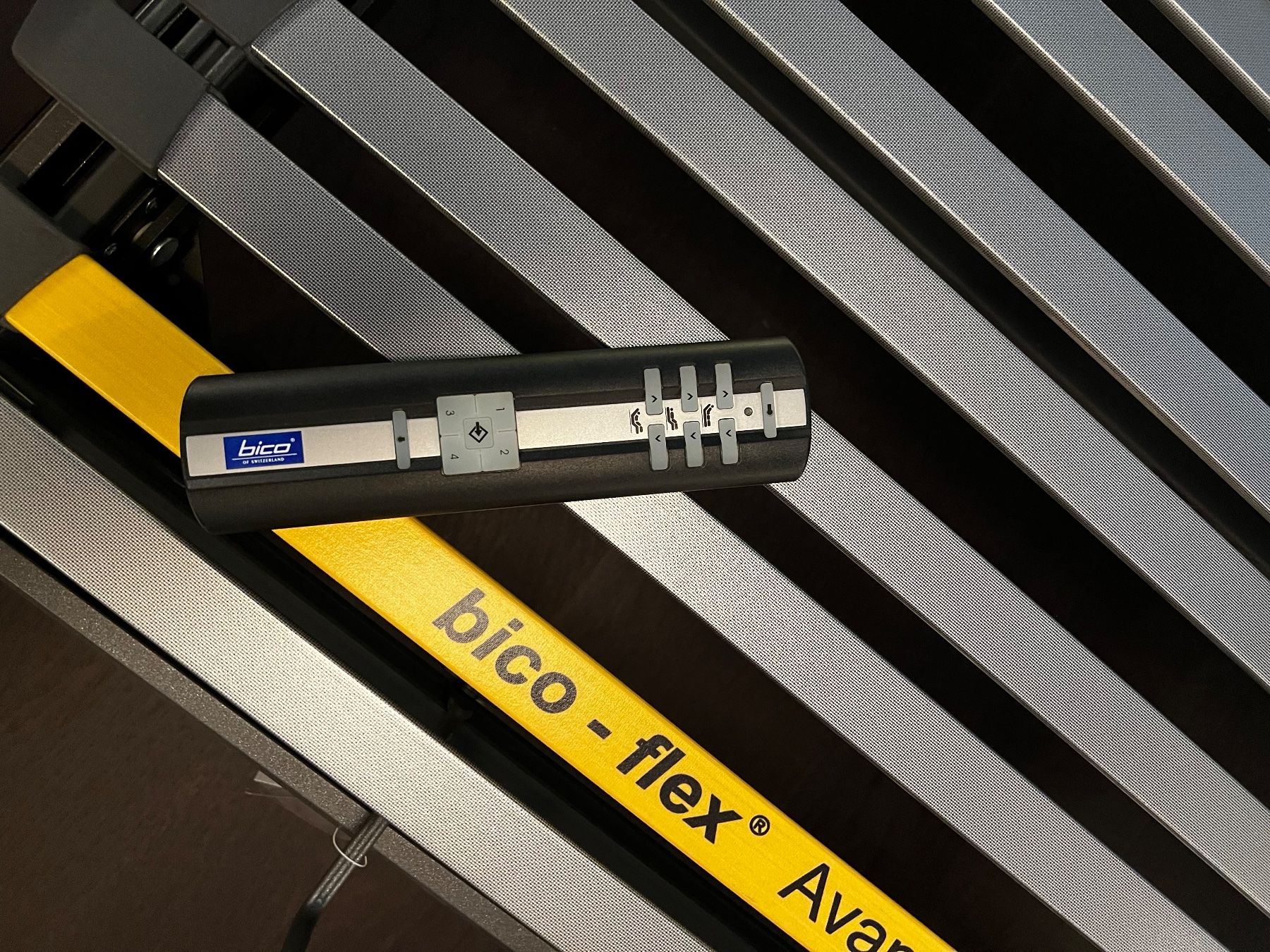 Bico Reti a doghe: Automatischer Einlegerahmen BICO – Nuovo (secondo la descrizione) da Kriens venduto da AmreinWohnen 3