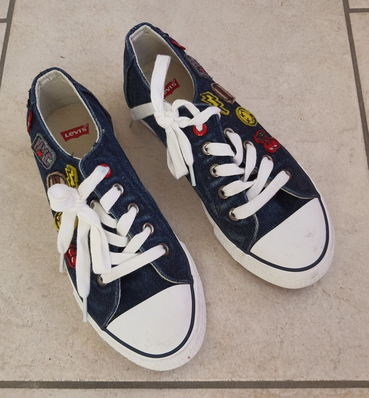 Levi's Herrenschuhe: Converse Kinderschuh Levis Gr. 35 – Gebraucht aus Seon von Brasilfan