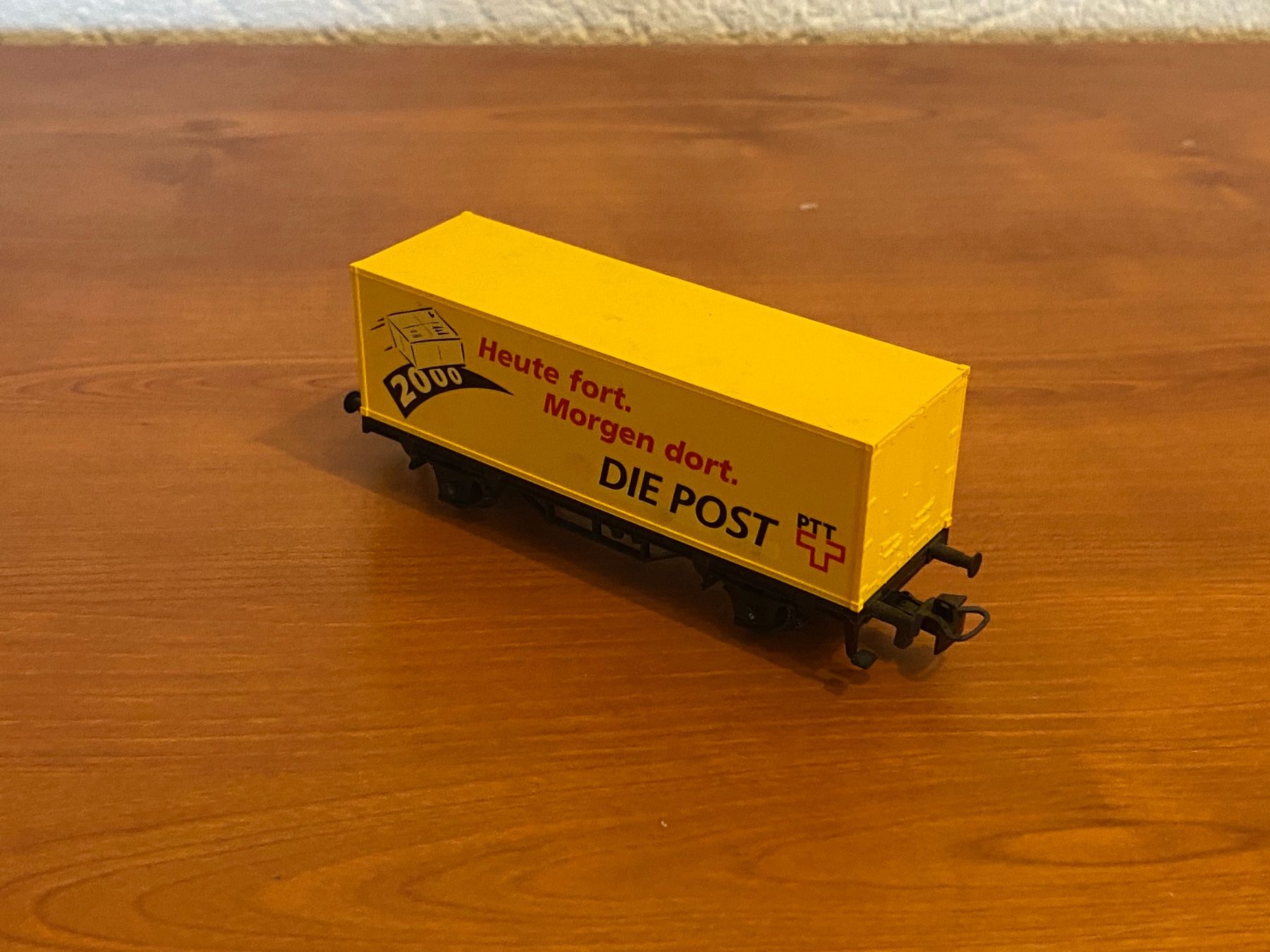 Märklin Modellini di ferrovie: Märklin Güterwagen PTT Die Post Container HO – Usato da Bonfol venduto da zagato43e 2