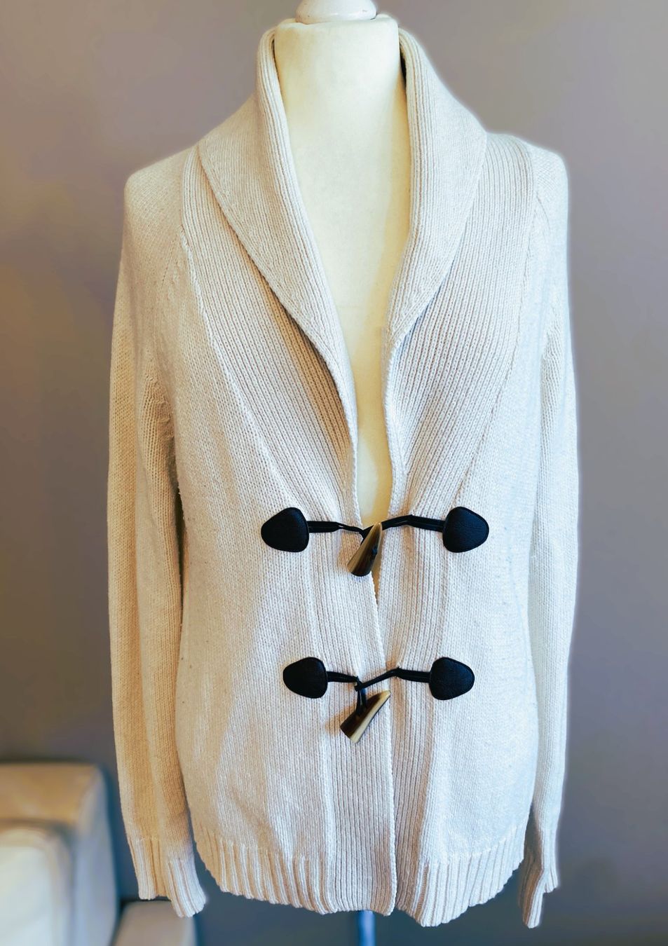 Giacche: Edéis Strickjacke Baumwolle & Wolle mit Duffle Toggle 42 – Usato da Allschwil venduto da Flaneur_de_Mode 1
