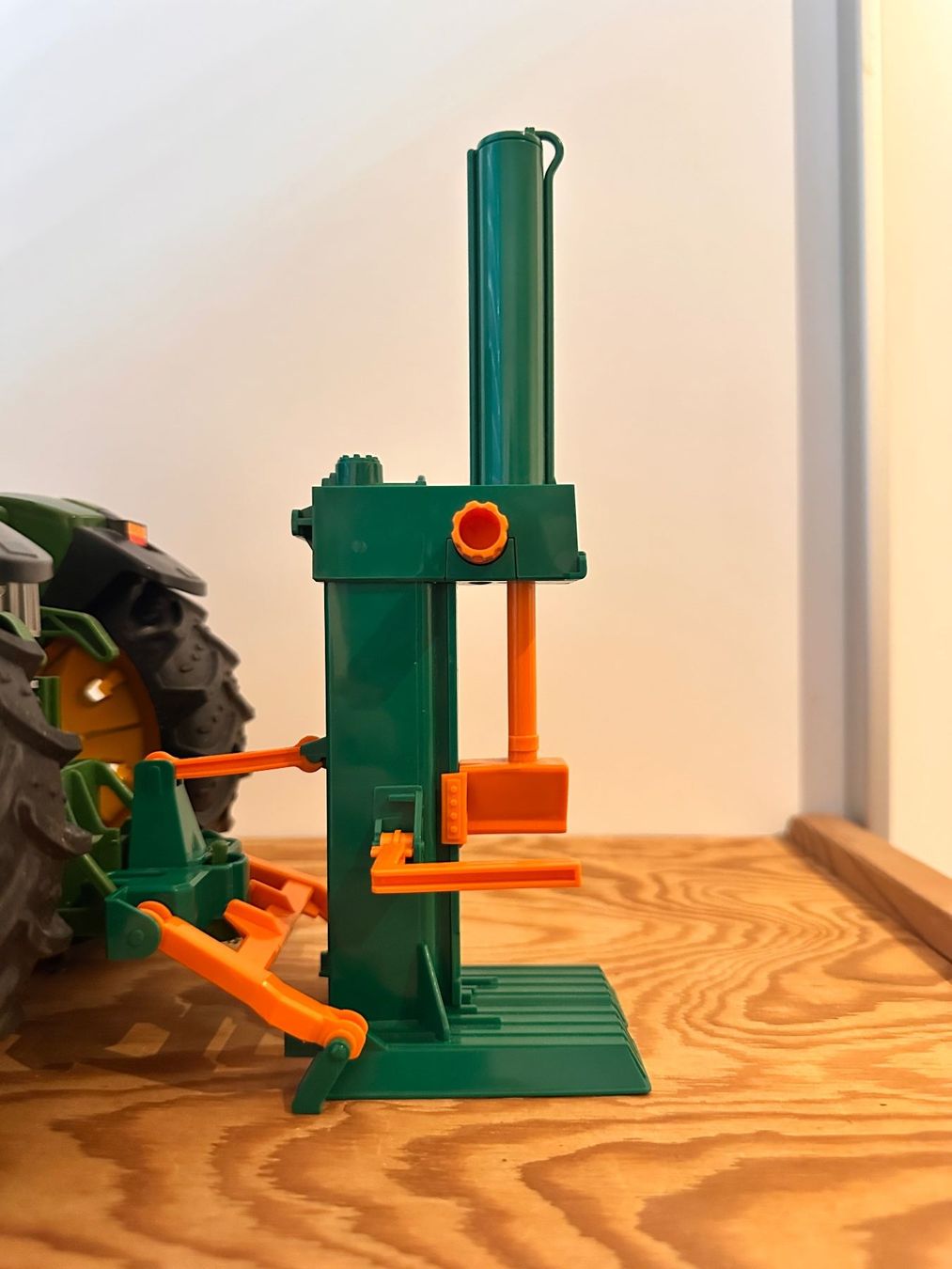 Bruder Giocattoli: Bruder John Deere mit Frontlader und Holzspalter – Usato da Hasliberg-Reuti venduto da Migi79 7