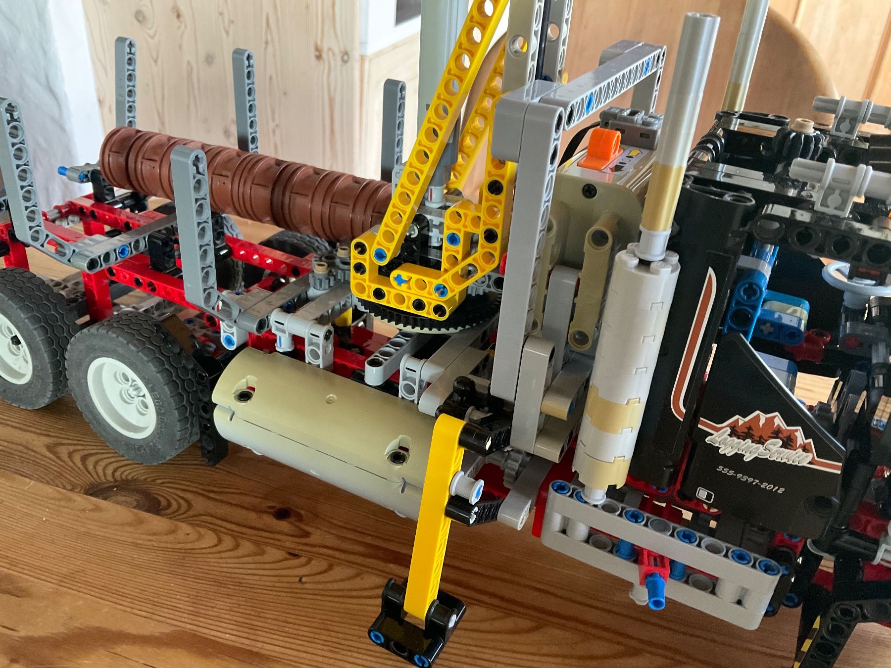 Lego Kit di costruzioni: Lego Holztransporter 9397 – Usato da Hinwil venduto da Things_Swiss 4