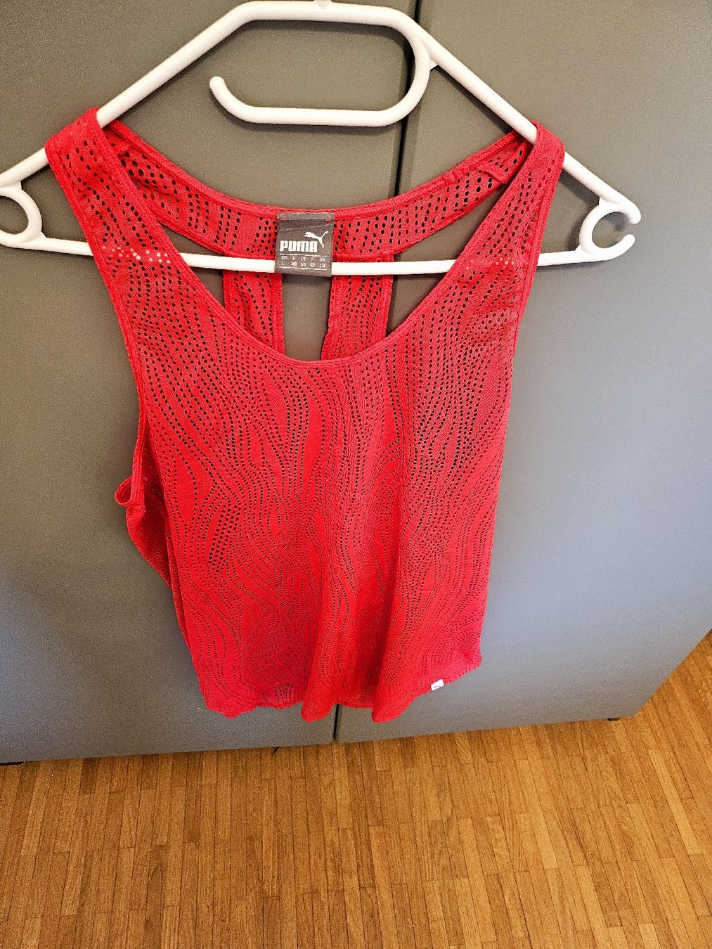Puma Top: Top puma – Nuovo (secondo la descrizione) da La Tour-de-Peilz venduto da mar_2r26