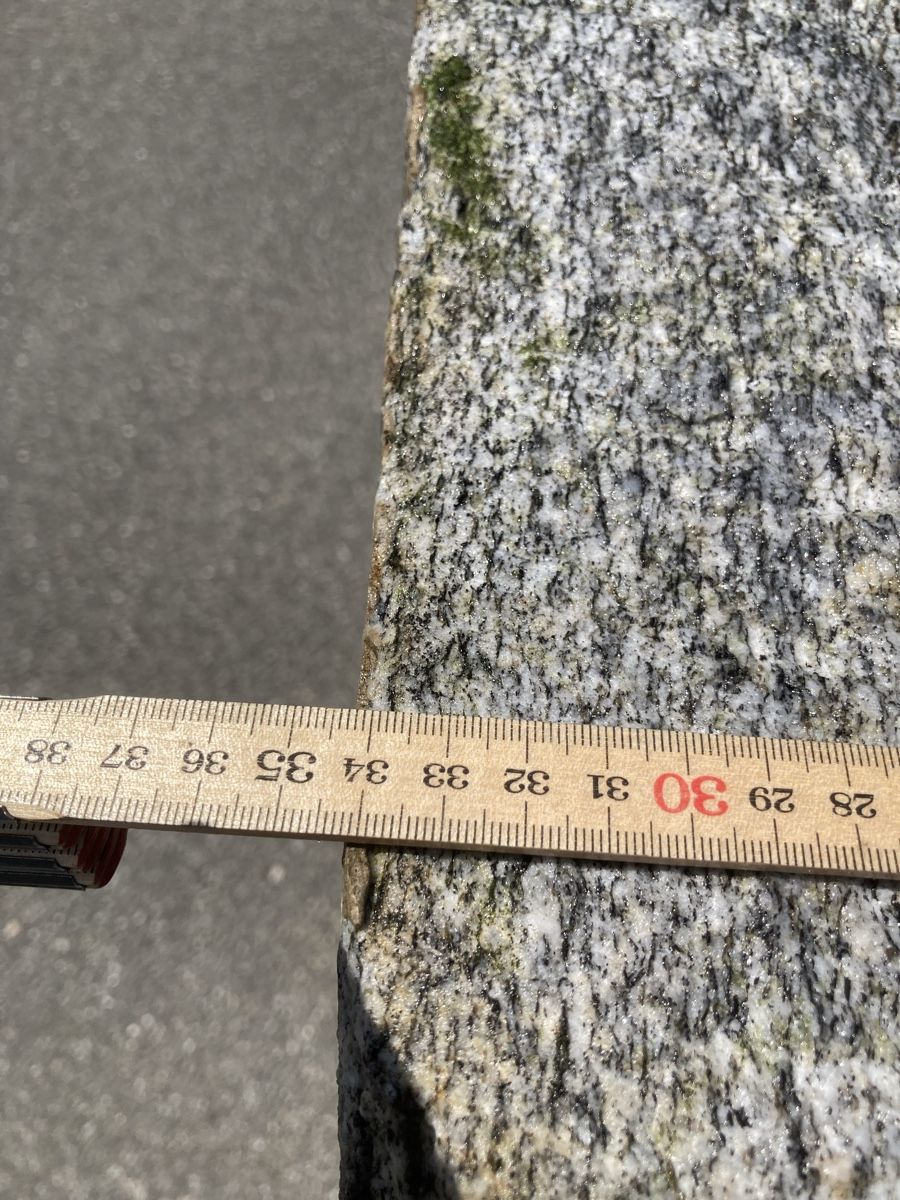 Pietre & tegole: Granit-Block mit Aussparung  – Usato da Uerkheim venduto da Dealer-4813 7