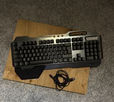 Gaming Tastatur mit Kabel NEU