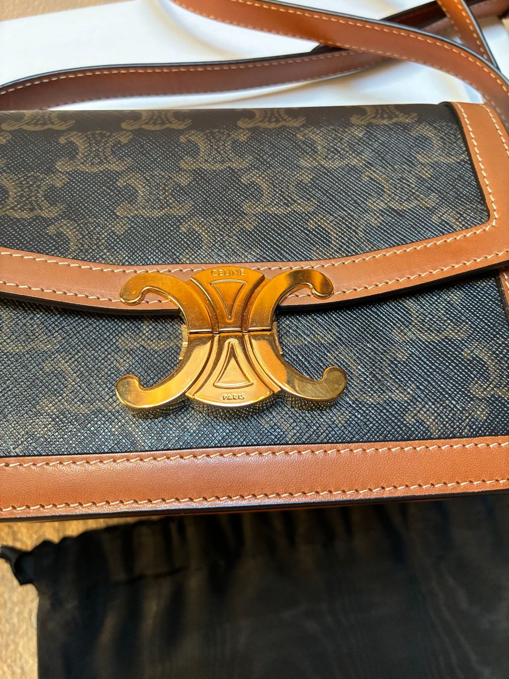 Celine Borse da donna: Sac Céline - Triomphe - Sac à main en cuir – Usato da Lausanne venduto da PEX_Import 1