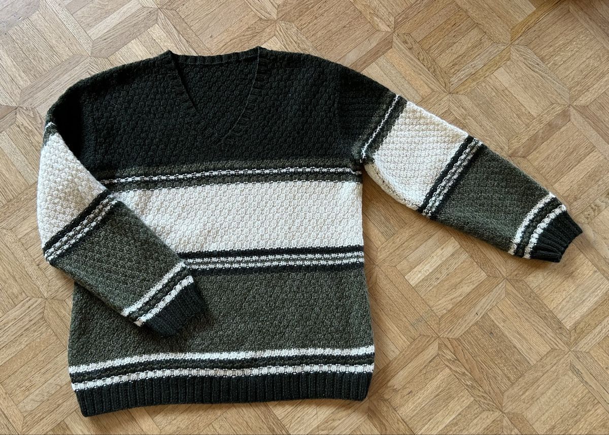 Pulls & Sweat-shirts: handgestrickter Pulli – D'occasion à Lengnau AG par Mefari