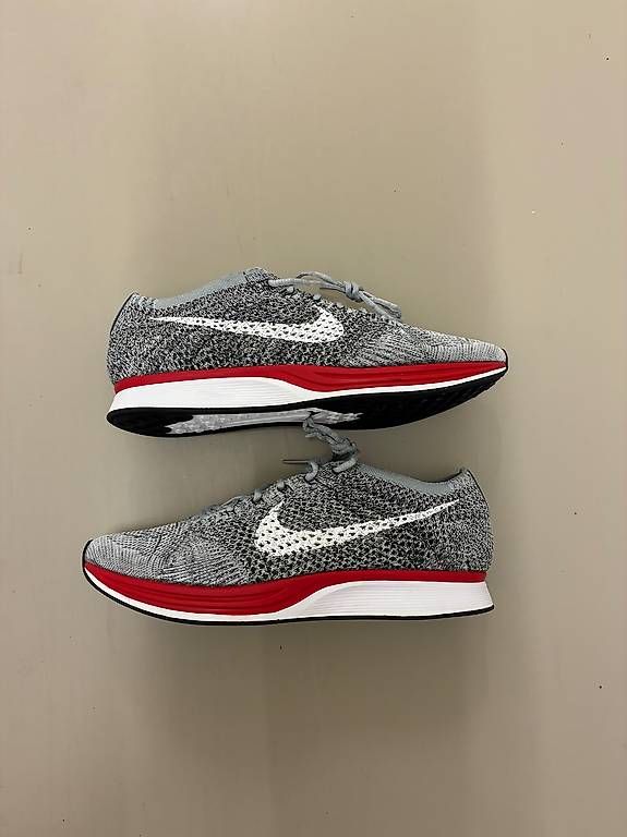 Nike Scarpe da uomo: Nie getragene Nikes / Grösse 42 – Nuovo (secondo la descrizione) da Kloten venduto da Boki_1987