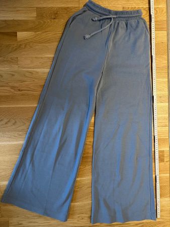 Zara Stoffhose/Trainerhose Wide Leg, Gr. XS, hellblau