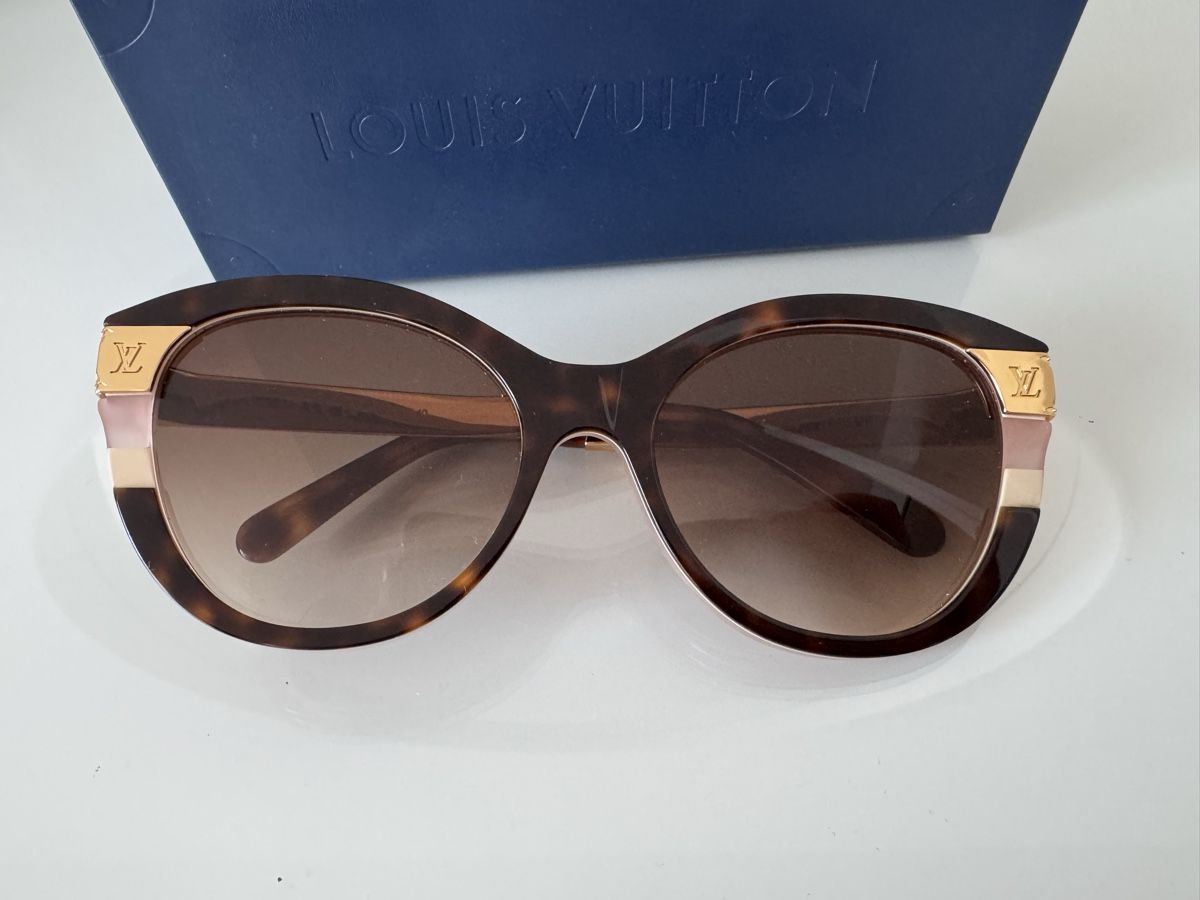 Louis Vuitton Occhiali & Lenti: Louis Vuitton Sonnenbrille – Nuovo (secondo la descrizione) da Nänikon venduto da Belle1605 2