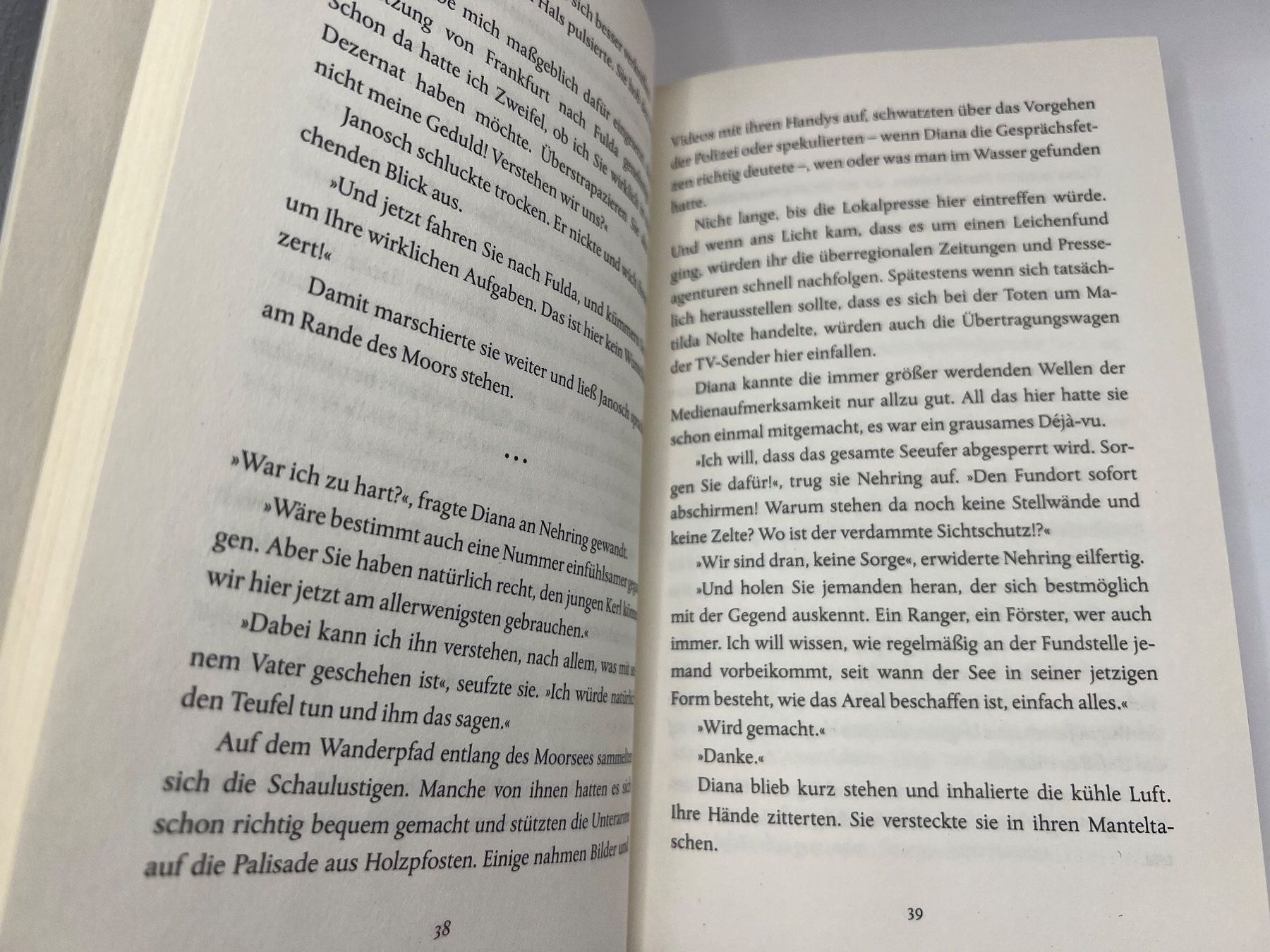 Libri: 📖 TOTES MOOR Lars Engels – Usato da Vaduz venduto da NotNeeded 5