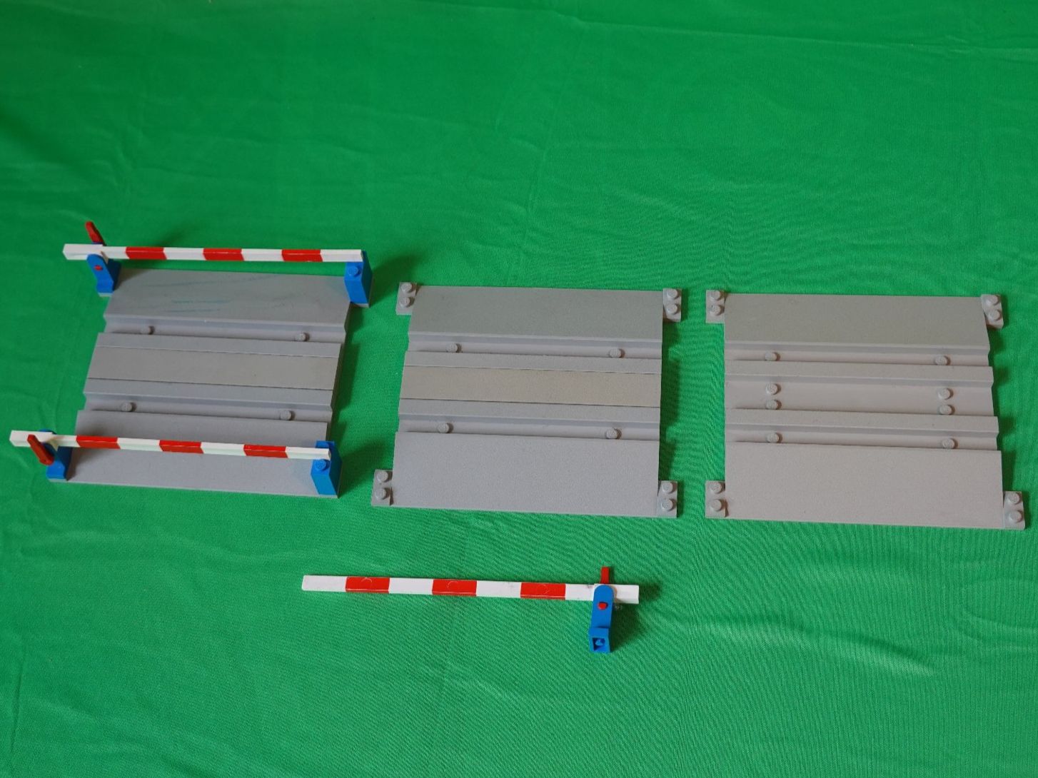Lego Giocattoli: 3 Stück Lego 813 Bahnübergang – Usato da Basel venduto da iwakuni