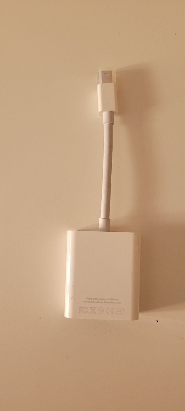 Apple Lecteurs & Adaptateurs: Apple VGA Adapter White. Perfect condition – Neuf (Voir description) à La Tour-de-Peilz par MrSputs 1