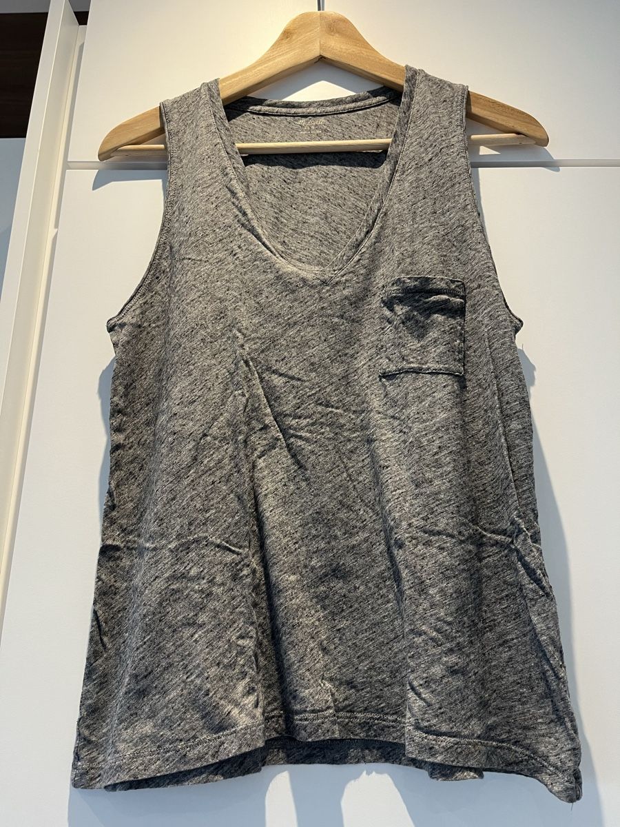 Top: Tanktop grau, madewell – Usato da Hettlingen venduto da NorausWinti