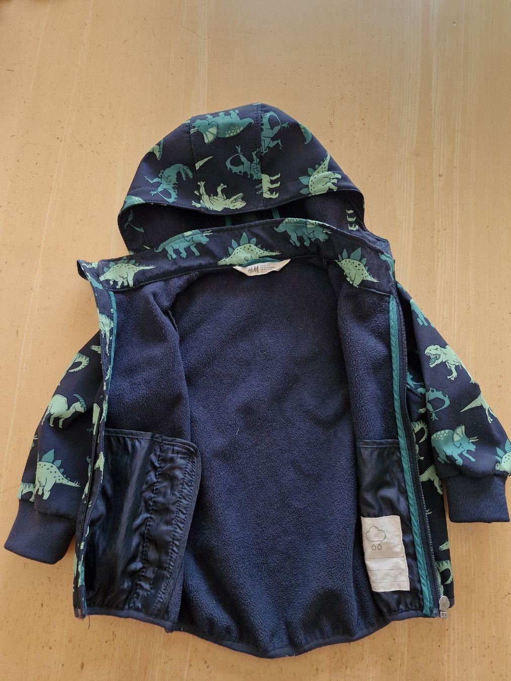 H&M Giacche & Cappotti: Jacke dunkel blau mit Dino Gr.98 – Usato da Disentis/Mustér venduto da epa_862v 2