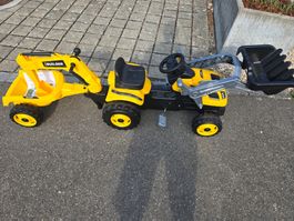 Trettraktor mit Anhänger und Bagger Schaufel