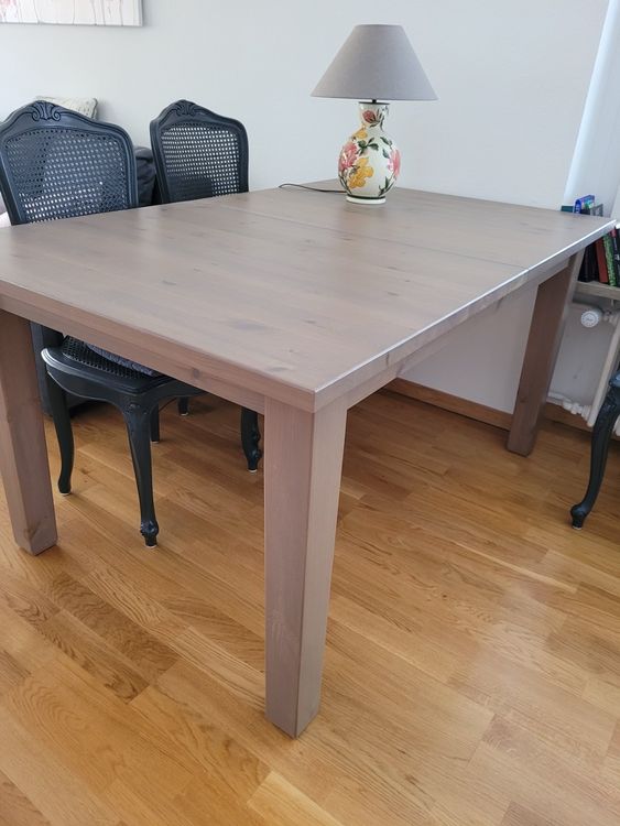 TABLE RONDE À 8 RALLONGES EN CHÊNE RÉF 288