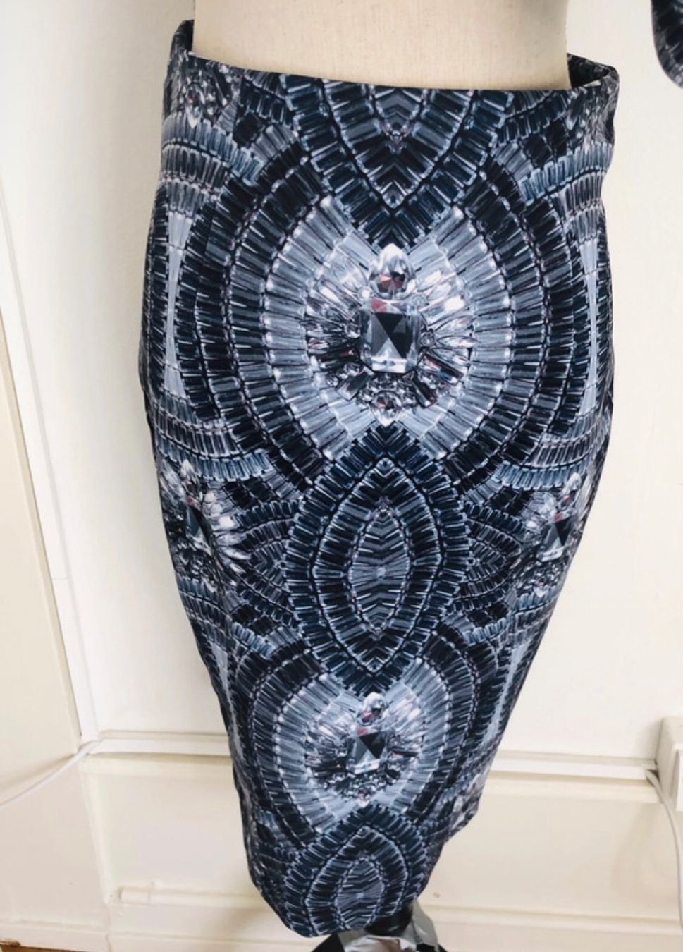 Lotti di vestiti: Neuf: Ensemble top + jupe, H&M, XS-S – Nuovo (secondo la descrizione) da Carouge GE venduto da Emilynette 5