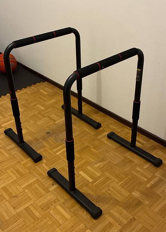Alle Werkzeuge: Attrezzi per corpo libero – Gebraucht aus Massagno von sha_bkk9
